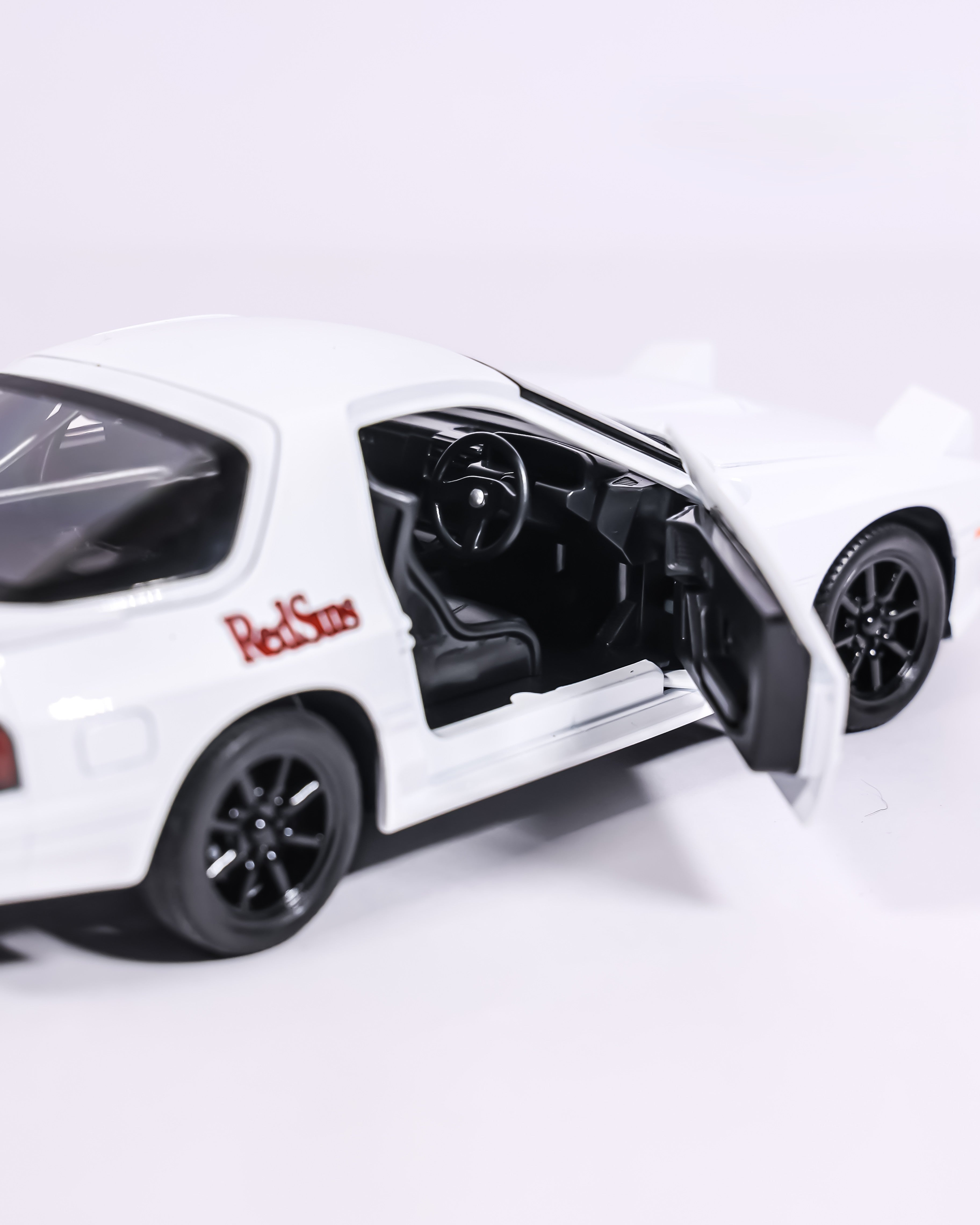 1:24 Mazda RX-7 FC RedSuns Diecast Model Car – Opening Doors, Hood & Trunk