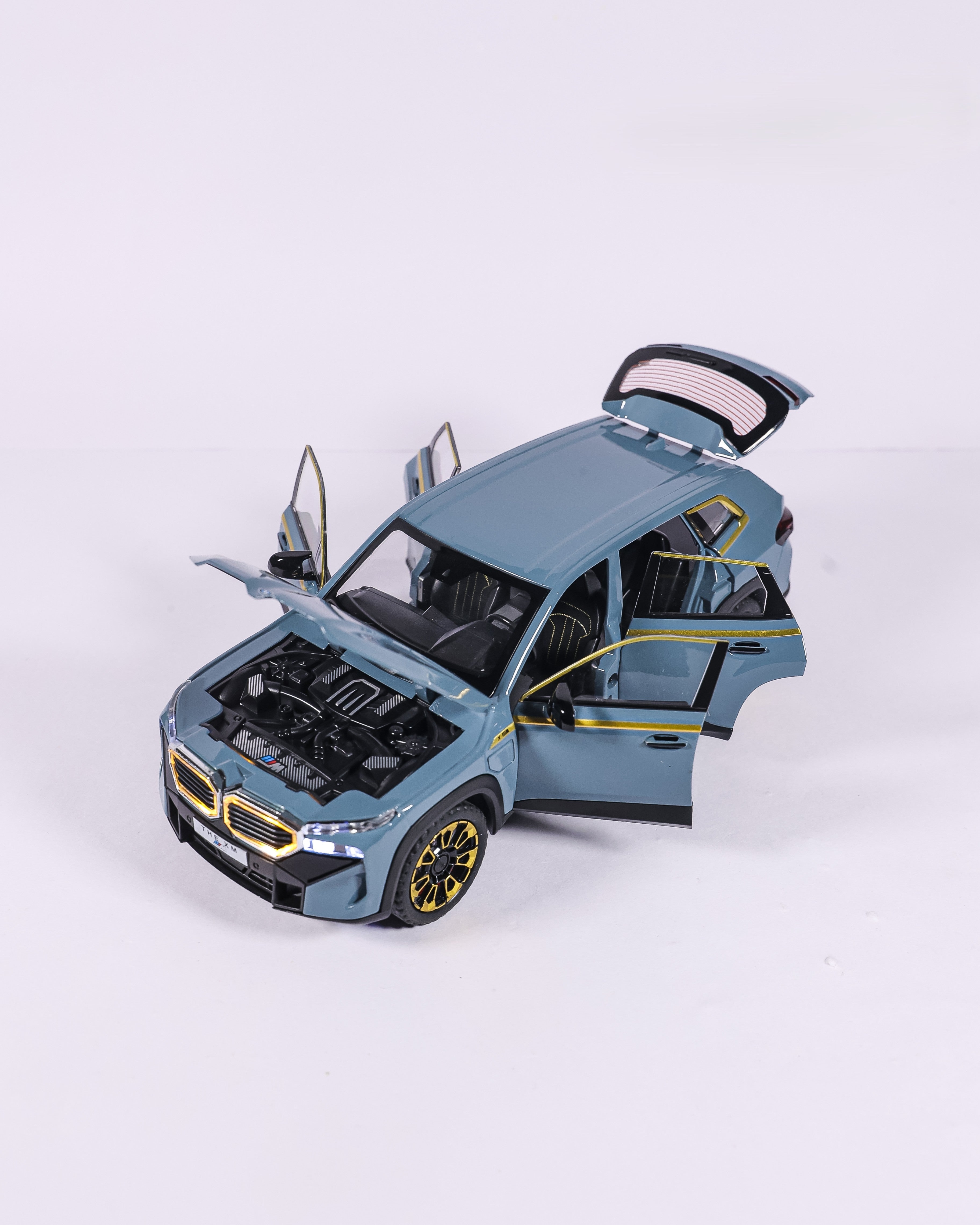 BMW XM Die-Cast Model Car – Blue Grey with Gold Accents(1:24 Scale)