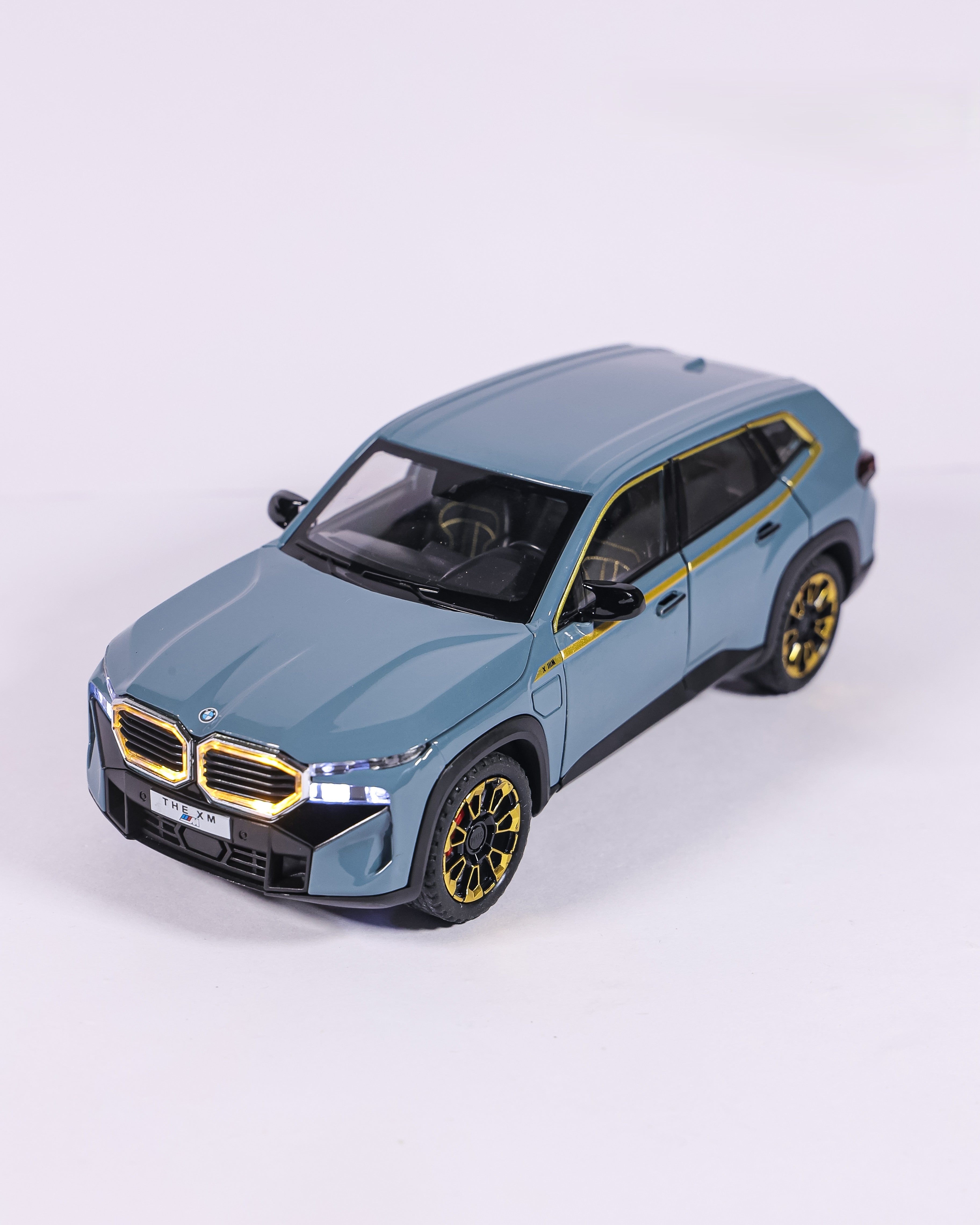 BMW XM Die-Cast Model Car – Blue Grey with Gold Accents(1:24 Scale)